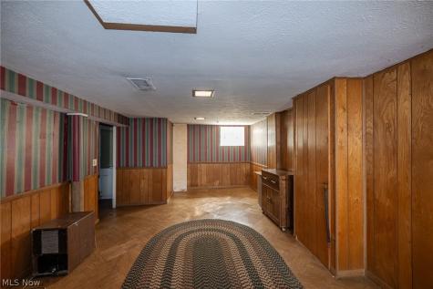 8028 Dresden Avenue Parma OH 44129