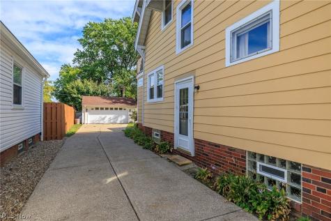 8028 Dresden Avenue Parma OH 44129