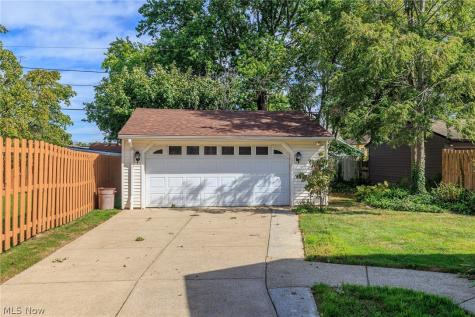 8028 Dresden Avenue Parma OH 44129