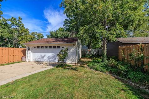 8028 Dresden Avenue Parma OH 44129