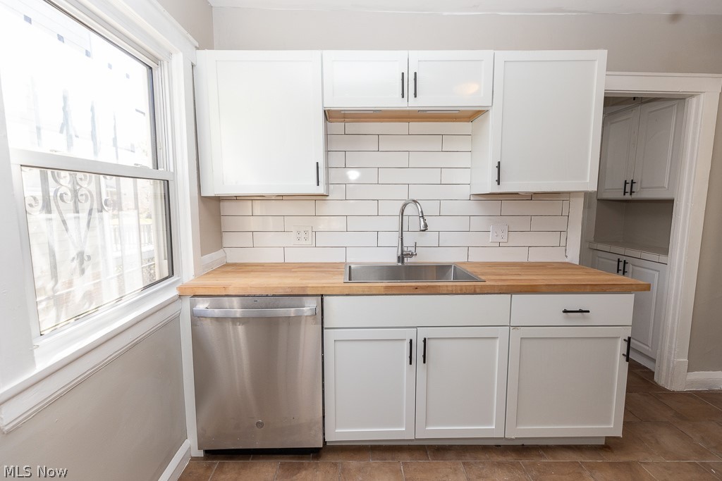 12913 Thornhurst Avenue Garfield Heights OH 44105