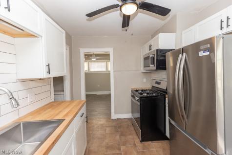 12913 Thornhurst Avenue Garfield Heights OH 44105