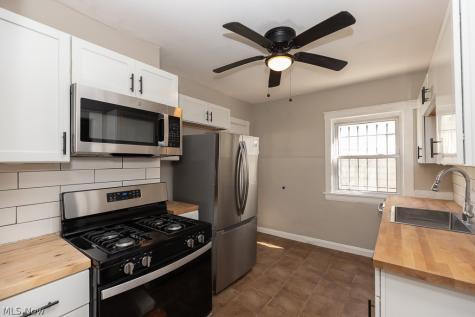 12913 Thornhurst Avenue Garfield Heights OH 44105