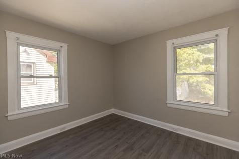 12913 Thornhurst Avenue Garfield Heights OH 44105