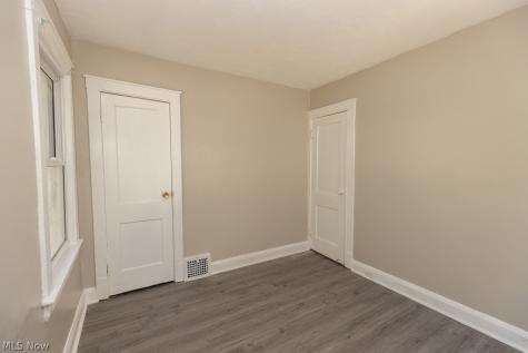 12913 Thornhurst Avenue Garfield Heights OH 44105