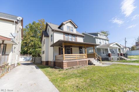 12913 Thornhurst Avenue Garfield Heights OH 44105