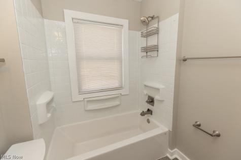 12913 Thornhurst Avenue Garfield Heights OH 44105