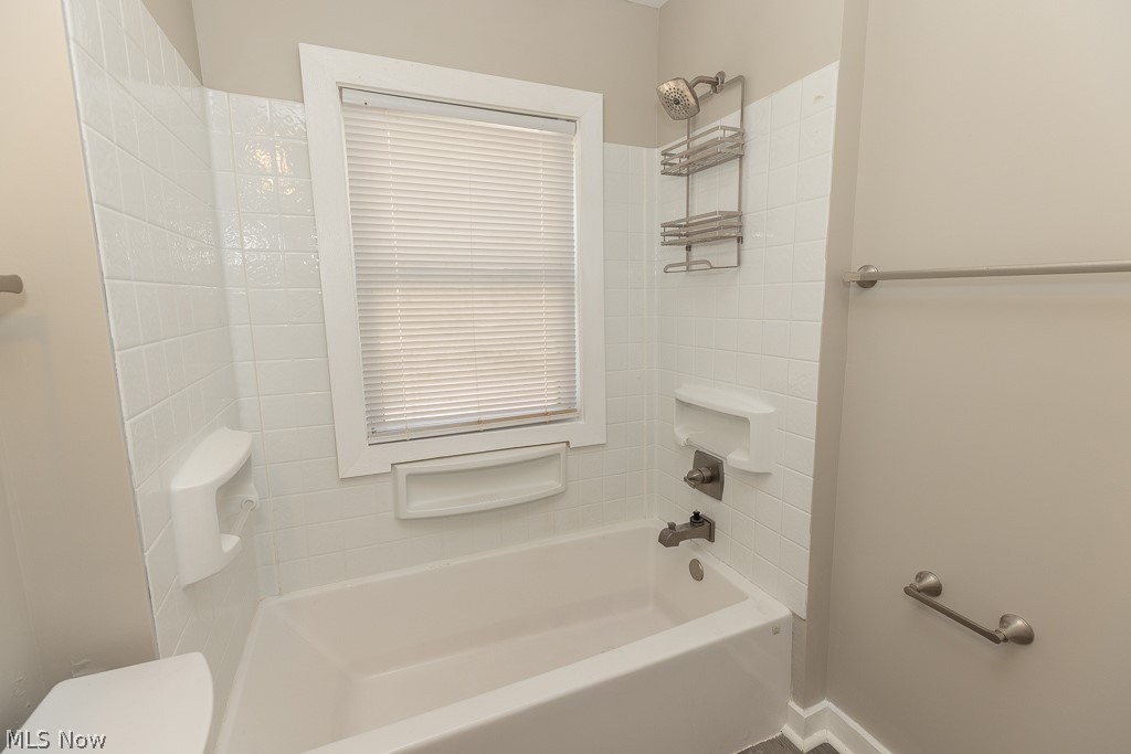 12913 Thornhurst Avenue Garfield Heights OH 44105