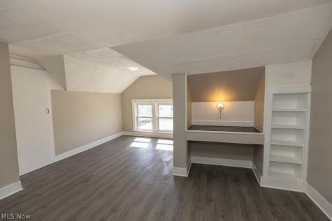 12913 Thornhurst Avenue Garfield Heights OH 44105