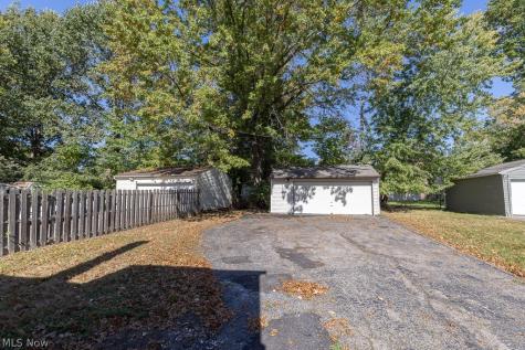 12913 Thornhurst Avenue Garfield Heights OH 44105
