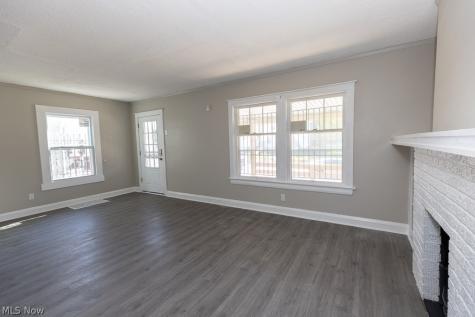 12913 Thornhurst Avenue Garfield Heights OH 44105