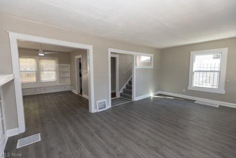 12913 Thornhurst Avenue Garfield Heights OH 44105