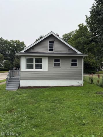 1054 Winton Avenue Akron OH 44320