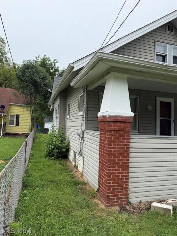 1054 Winton Avenue Akron OH 44320