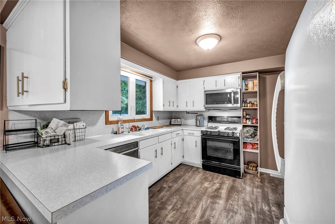 6321 Cardinal Hill NW North Canton OH 44720