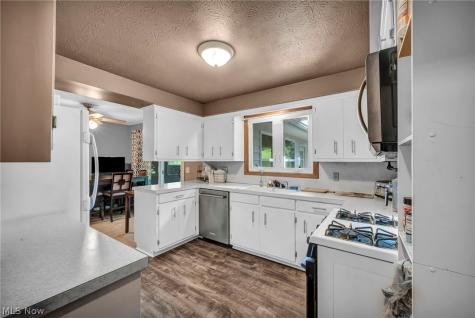 6321 Cardinal Hill NW North Canton OH 44720