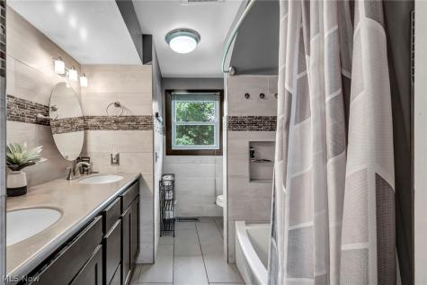 6321 Cardinal Hill NW North Canton OH 44720