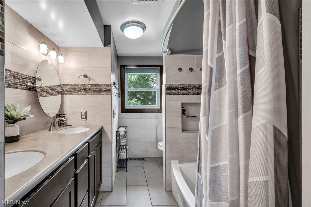 6321 Cardinal Hill NW North Canton OH 44720