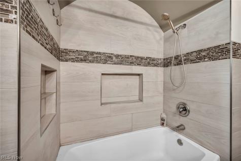 6321 Cardinal Hill NW North Canton OH 44720