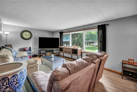 6321 Cardinal Hill NW North Canton OH 44720