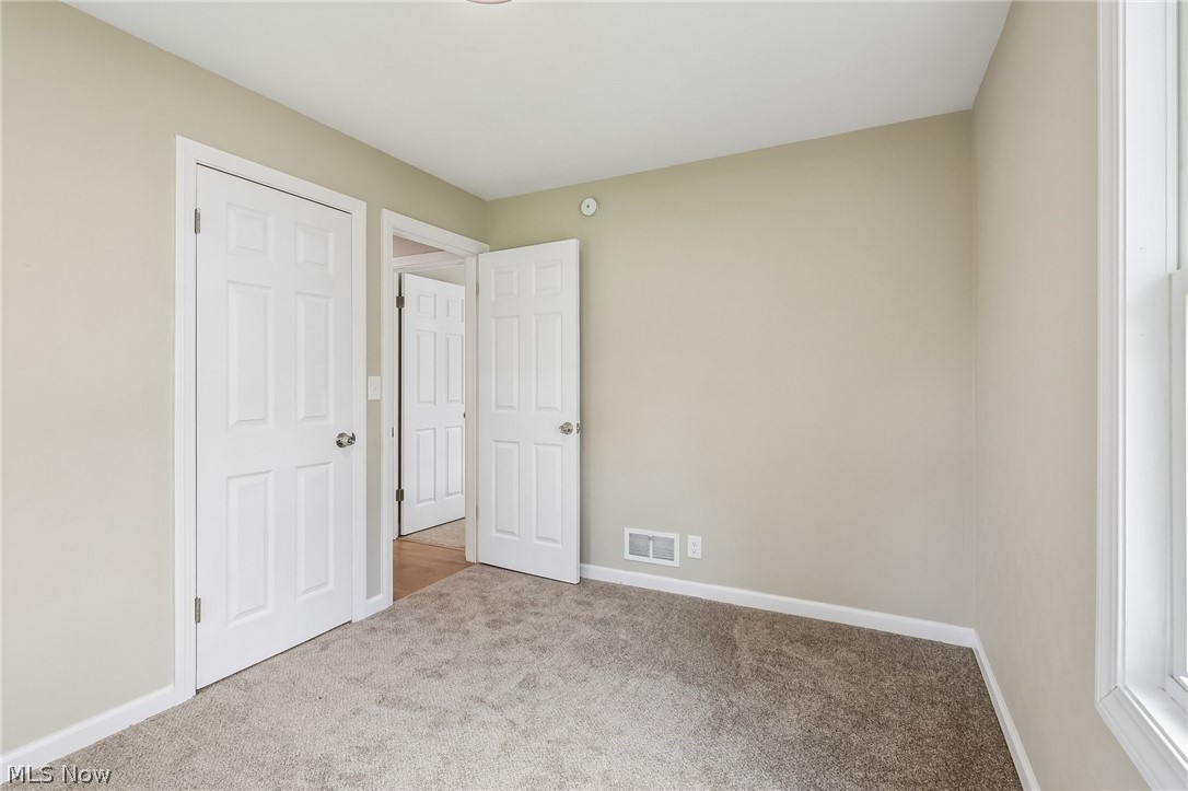 1130 Riverview Street NW Warren OH 44485