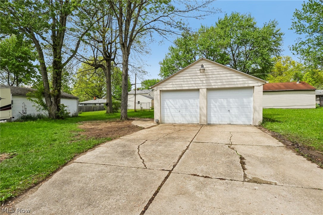1130 Riverview Street NW Warren OH 44485