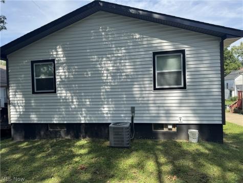522 Grandview Avenue Barberton OH 44203