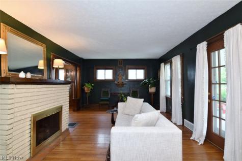 1922 Spring Road Cleveland OH 44109