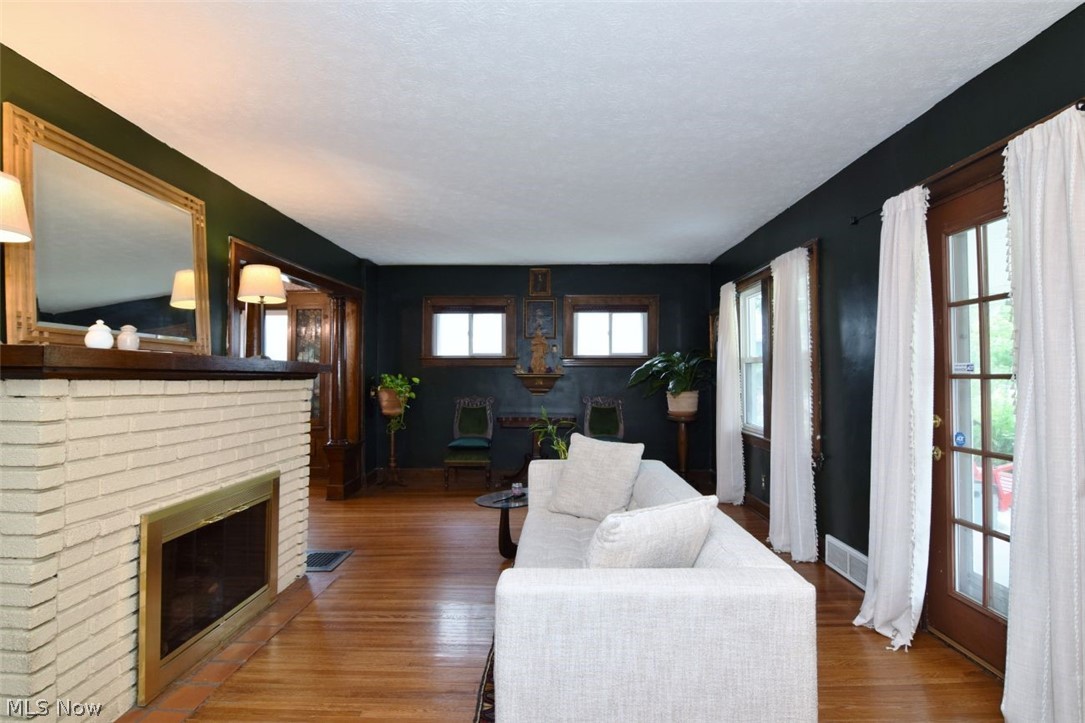 1922 Spring Road Cleveland OH 44109