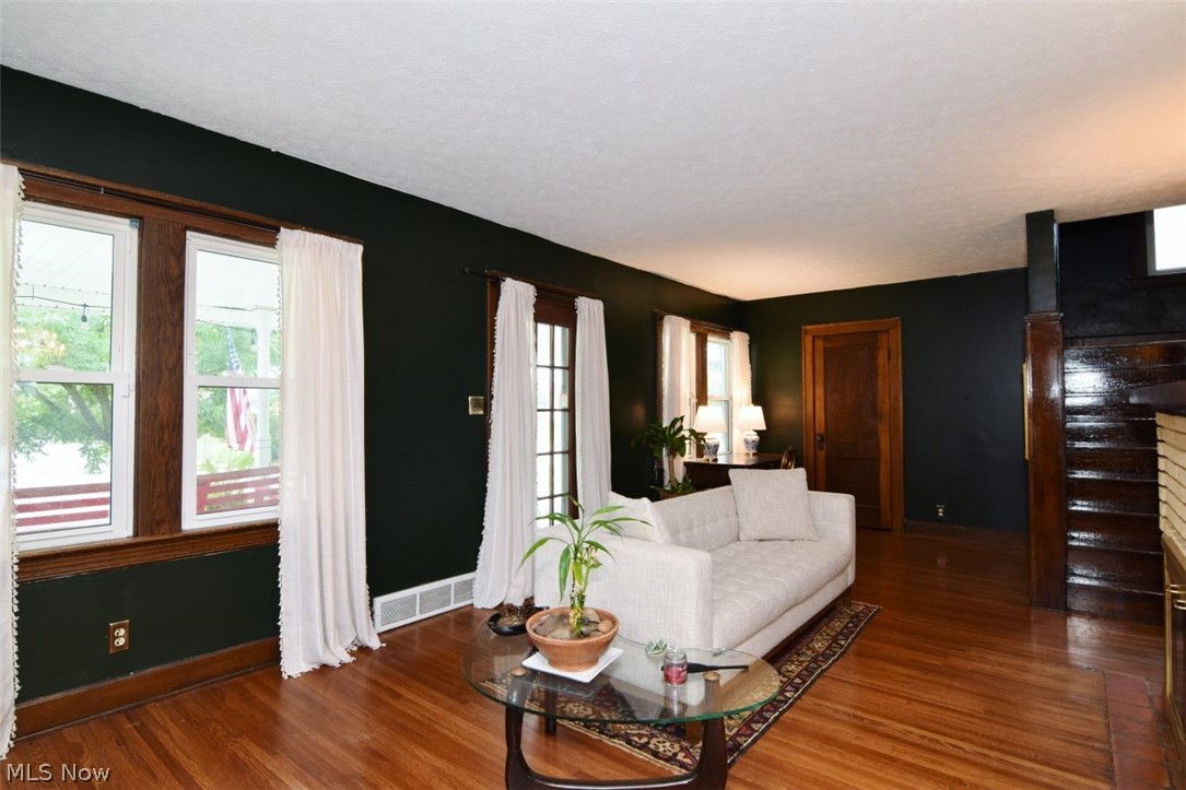 1922 Spring Road Cleveland OH 44109