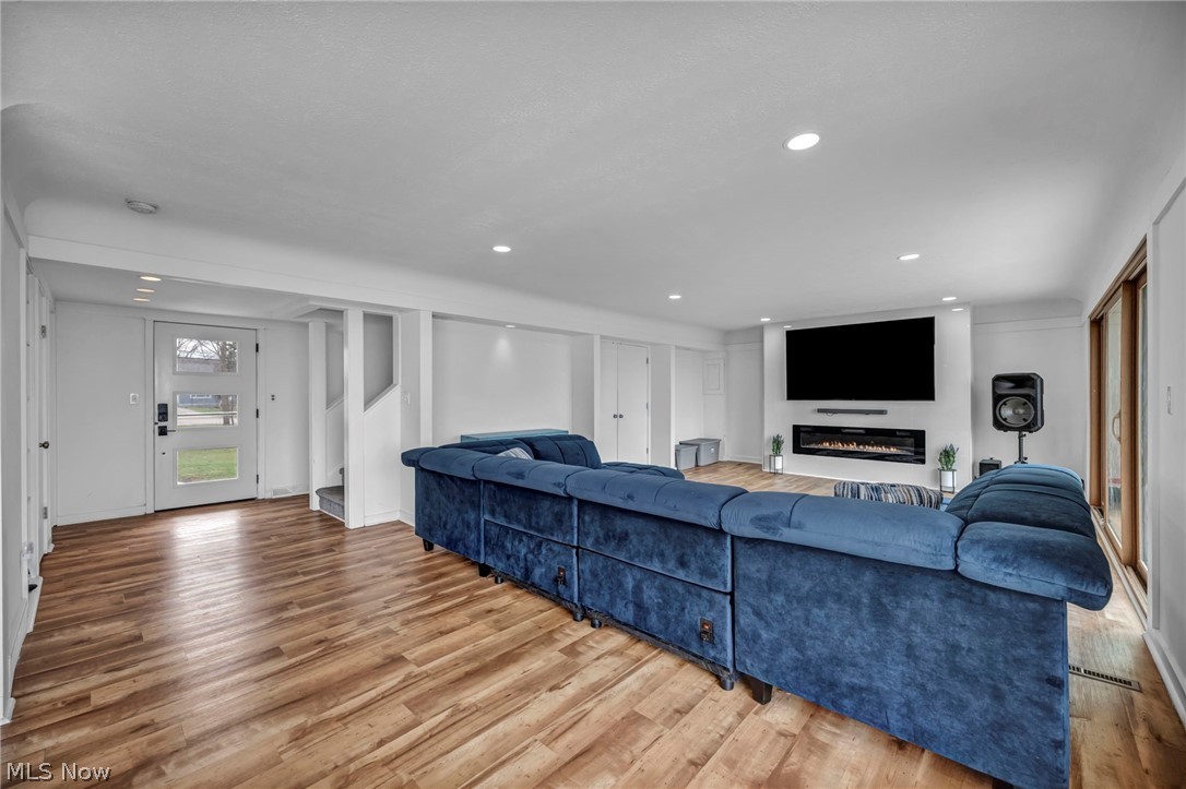 32321 Lake Shore Boulevard Willowick OH 44095