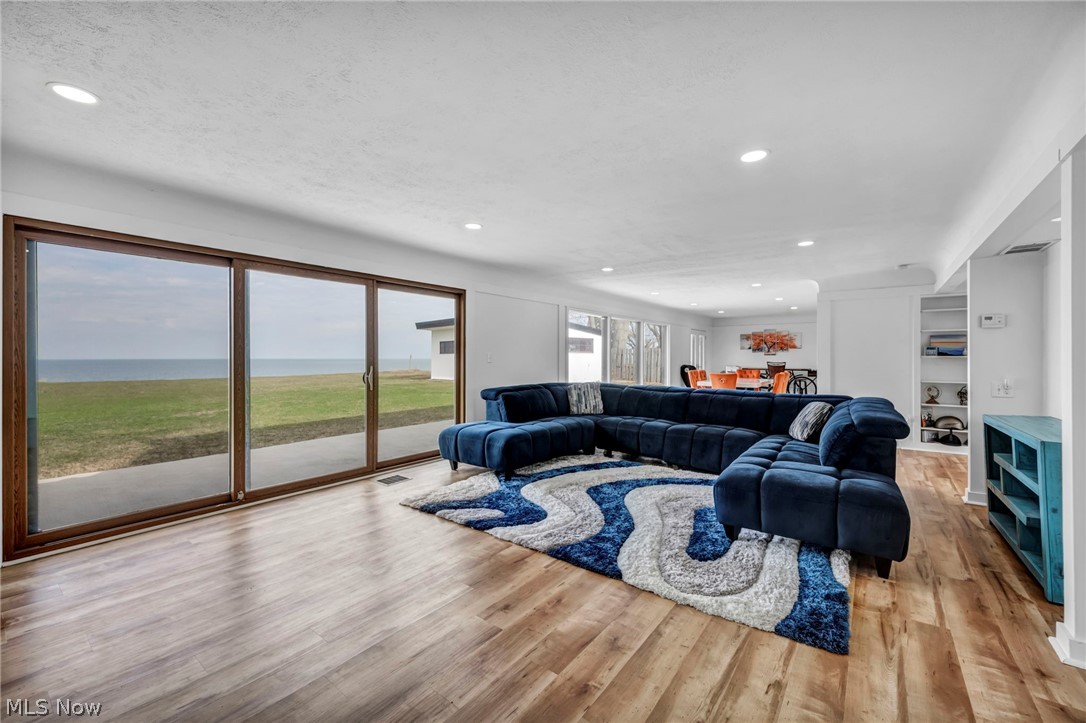 32321 Lake Shore Boulevard Willowick OH 44095