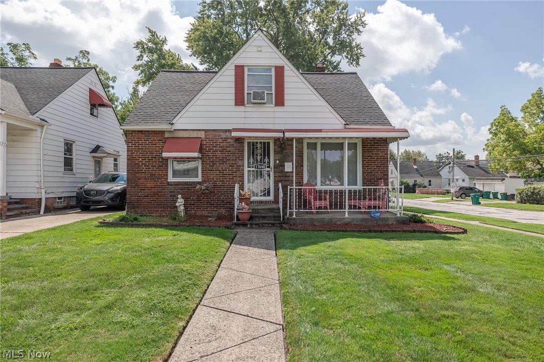 17690 Mapleboro Avenue Maple Heights OH 44137