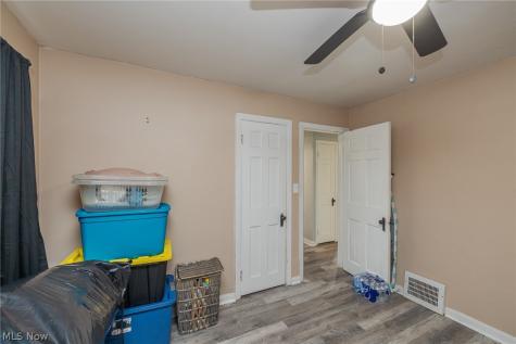 17690 Mapleboro Avenue Maple Heights OH 44137
