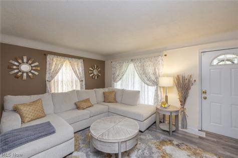 17690 Mapleboro Avenue Maple Heights OH 44137