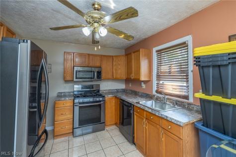 17690 Mapleboro Avenue Maple Heights OH 44137