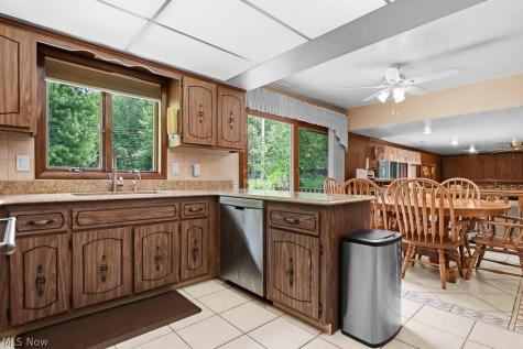 7075 Big Creek Parkway Middleburg Heights OH 44130
