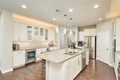 527 Arbor Lane Copley OH 44321