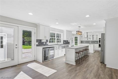 27473 Dellwood Drive Westlake OH 44145