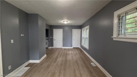 10404 Grandview Avenue Cleveland OH 44104