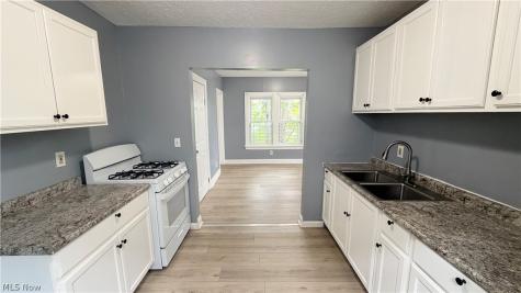 10404 Grandview Avenue Cleveland OH 44104
