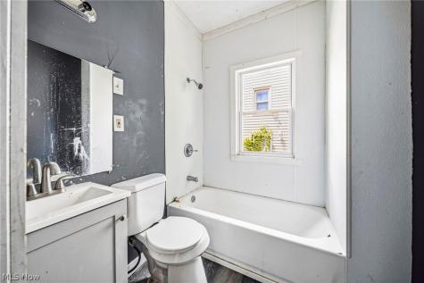 13405 Bartlett Avenue Cleveland OH 44120