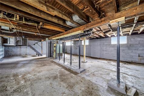 13405 Bartlett Avenue Cleveland OH 44120