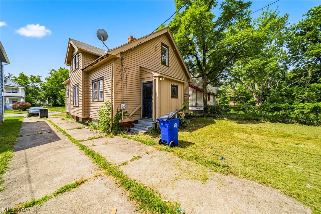 13405 Bartlett Avenue Cleveland OH 44120