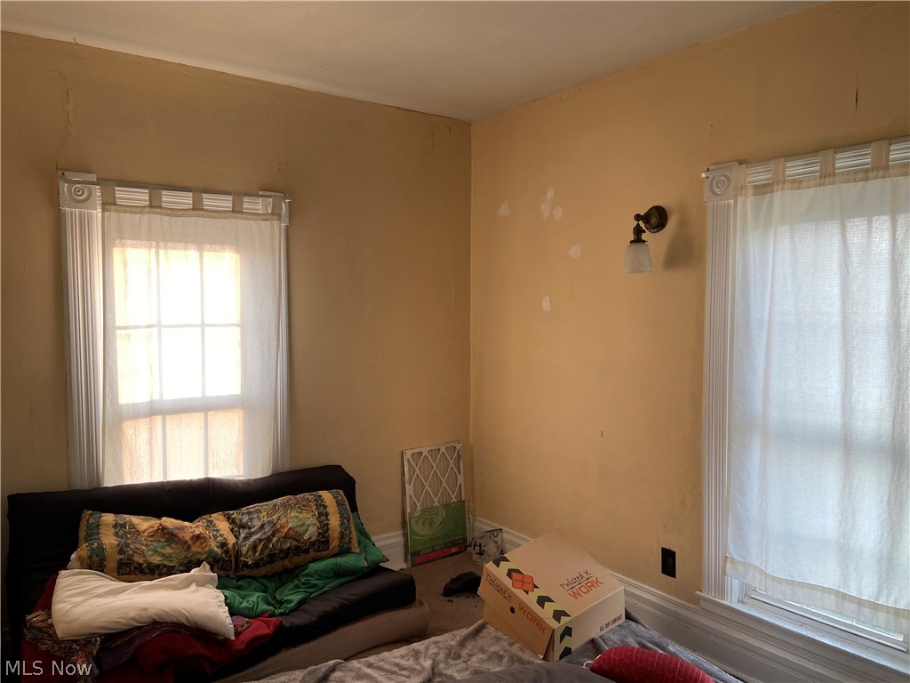 353 S River Street Newcomerstown OH 43832