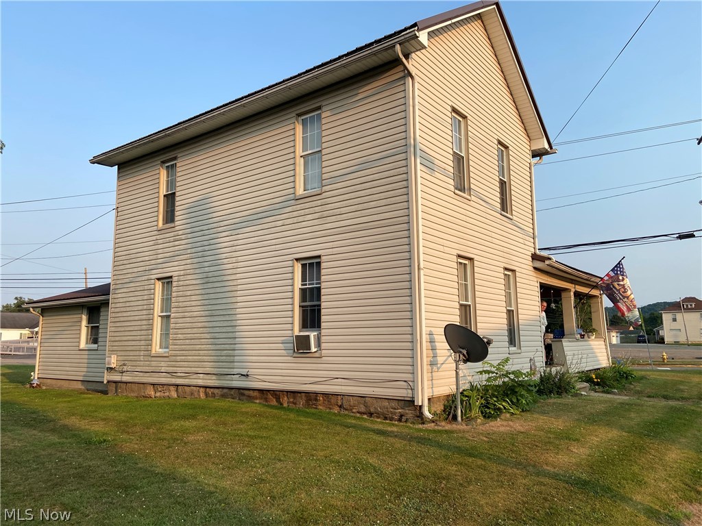 353 S River Street Newcomerstown OH 43832