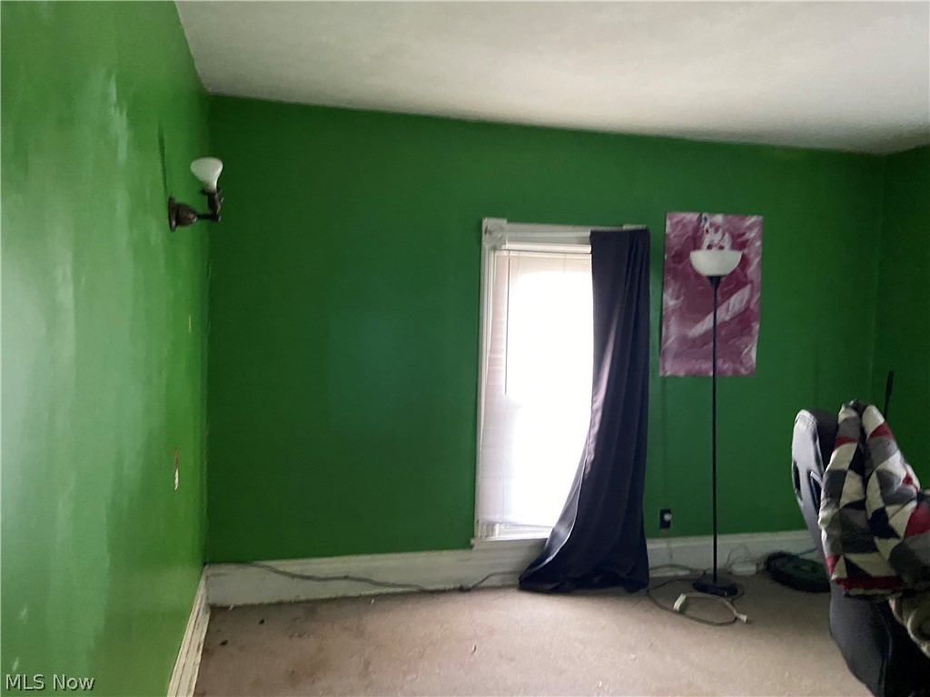 353 S River Street Newcomerstown OH 43832