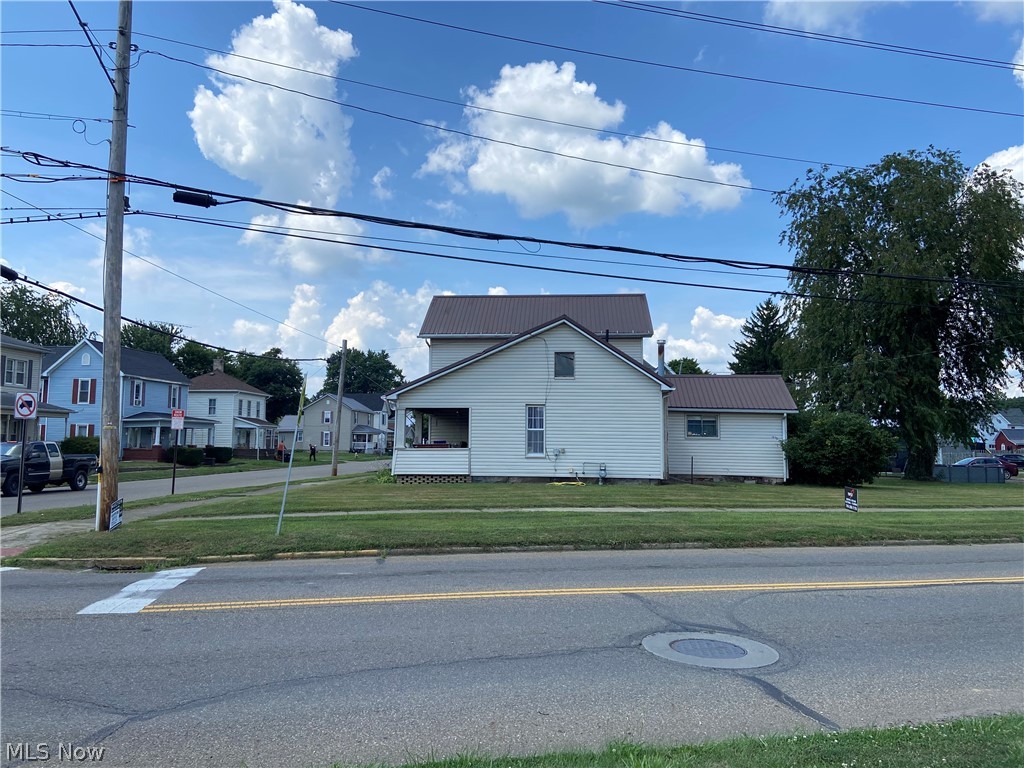 353 S River Street Newcomerstown OH 43832