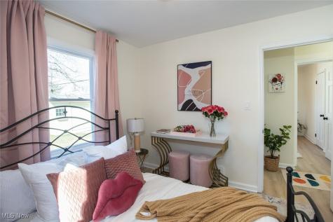 478 Huntmere Drive Bay Village OH 44140