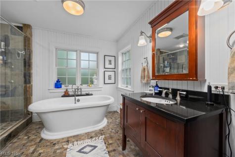 25547 Lake Road Bay Village OH 44140